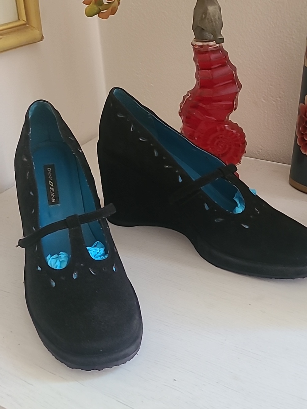 Vintage DKNY JEANS Velveteen Suede Wedge Cut Out Mary Janes Size 8
